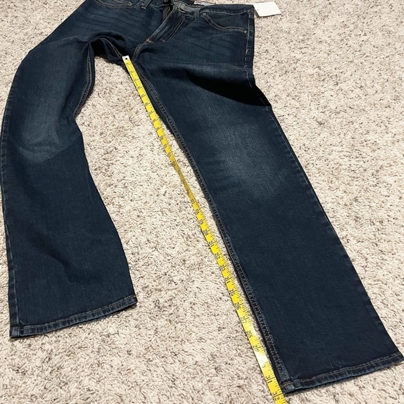 NWT Men’s Wrangler Straight Fit Dark Wash Denim Jeans 32x32 Pockets Cotton - Picture 8 of 9